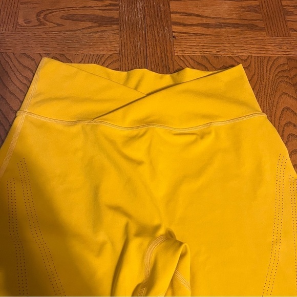 Alphalete Surface Power Crossover Waist Leggings in Gold Sz M Athletic - Picture 6 of 15